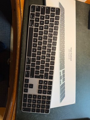 Apple Magic Keyboard Touch ID + Ziffernblock QWERTZ Schwarz (Lightning)