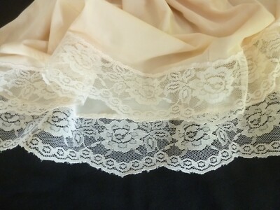 joli jupon vintage jolie dentelle taille 36/38/40 taille