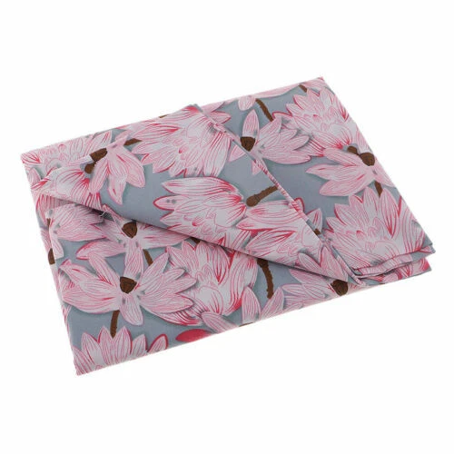 Markenlose Handarbeitsstoffe über die Kleidung, Handtaschen & Schuhe