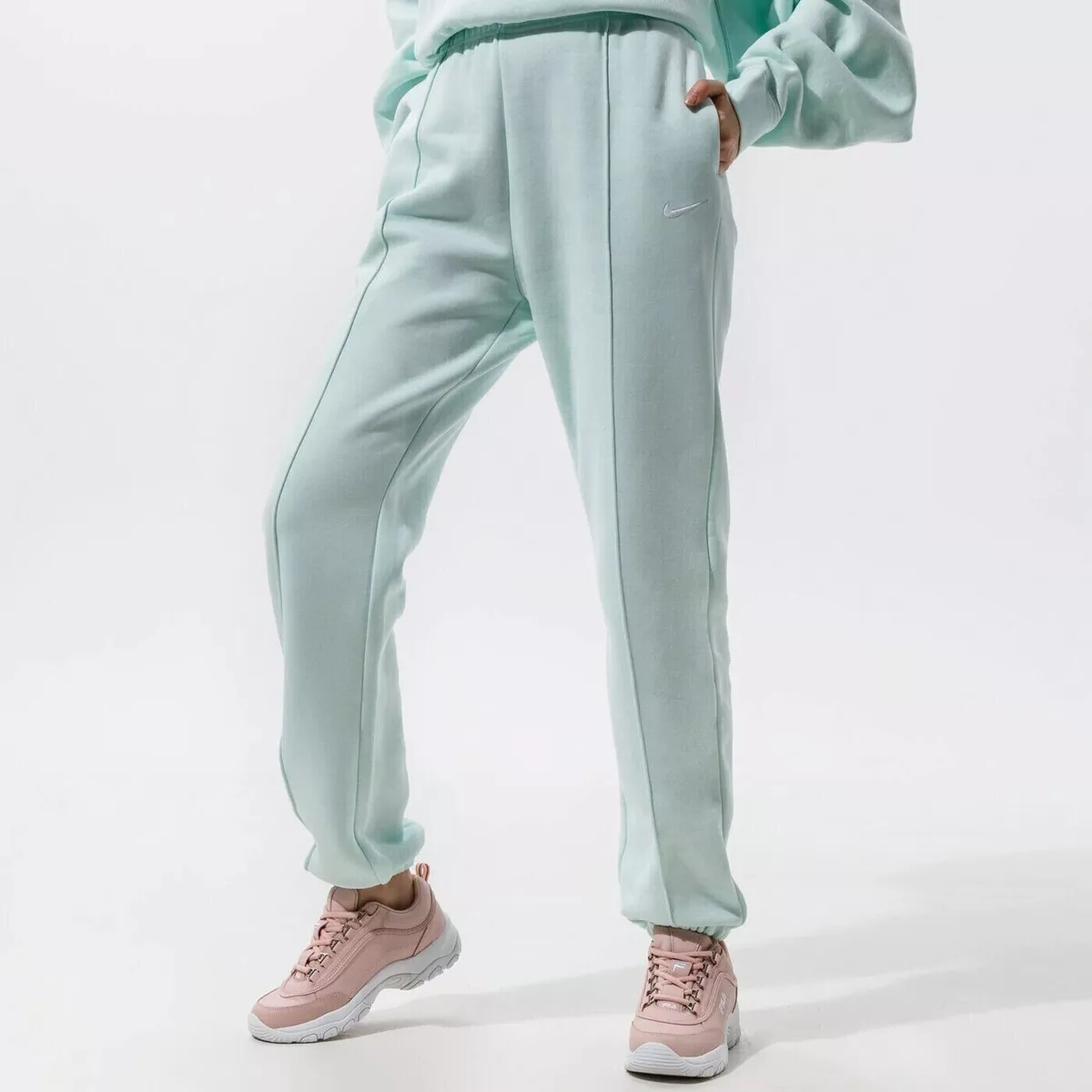 Nike essential 2025 fleece jogger