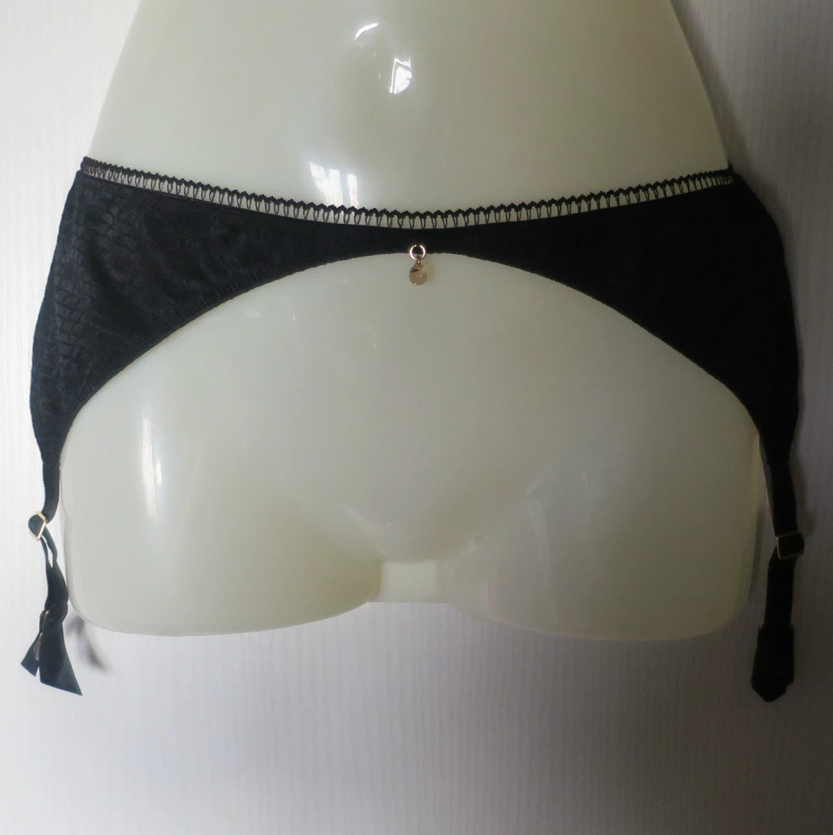 Porte-jarretelles noir avec dentelle Leavers Porte-jarretelles noir avec dentelle Leavers