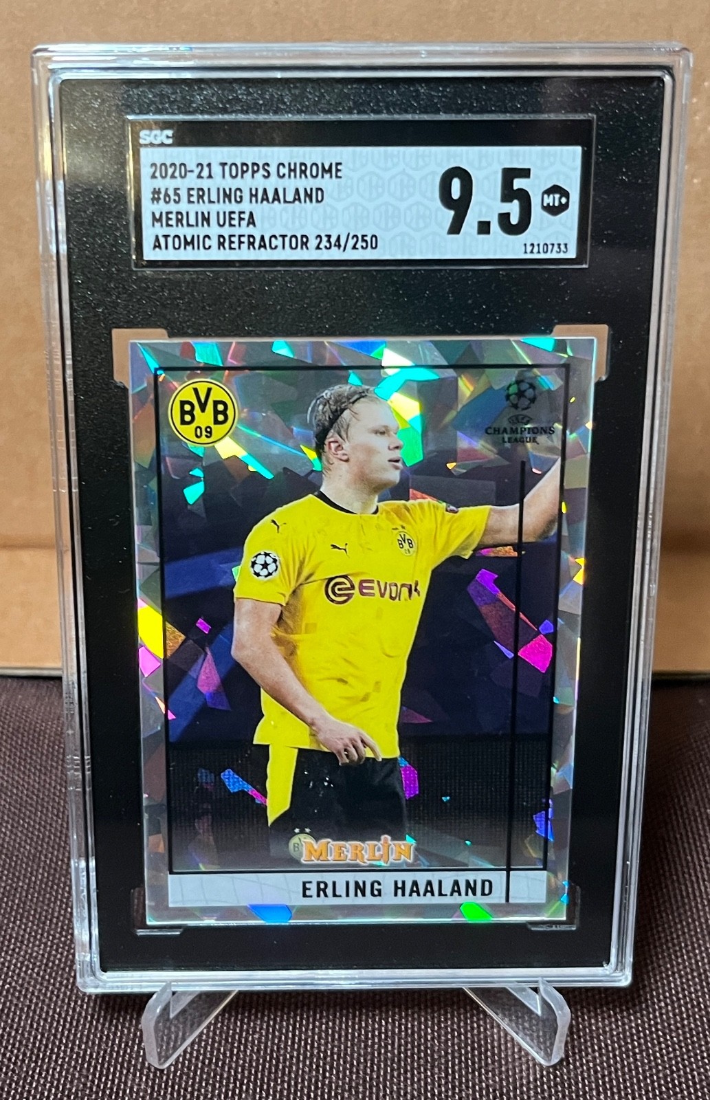 2020-21 TOPPS MERLIN #65 - ERLING HAALAND - ATOMIC REFRACTOR /250 - SGC 9.5 view 2