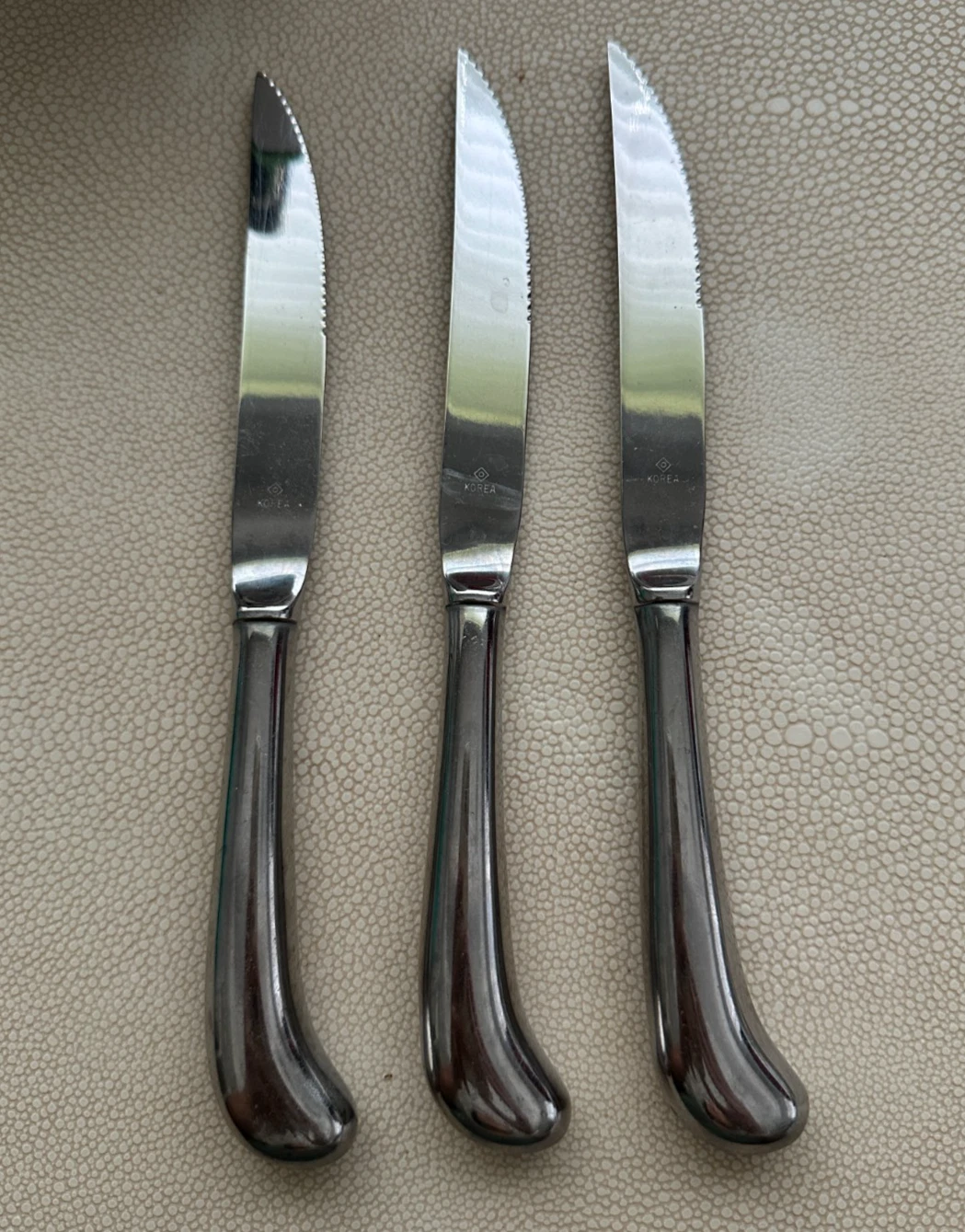 Set of 3 Serrated Korea Steak Knives Stainless 9 1/8" Pistol Handles Hollow
Opens in a new window or