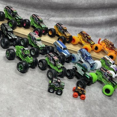 Monster Jam Grave Digger Diecast Lot of 16 Inverse No Door Chrome Chase