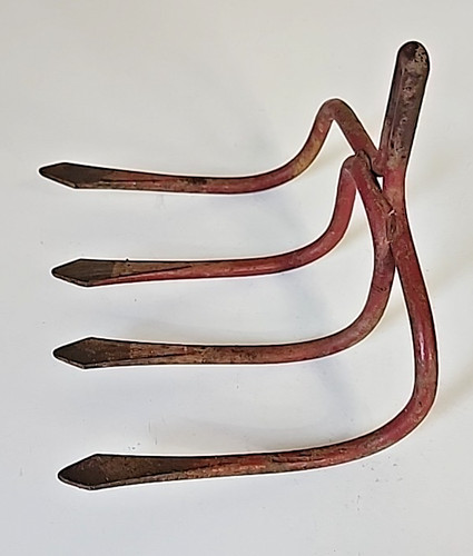 Vintage Red Garden Claw 4-Tine Fork Clam Rake Head Tool Farm House Shed Decor