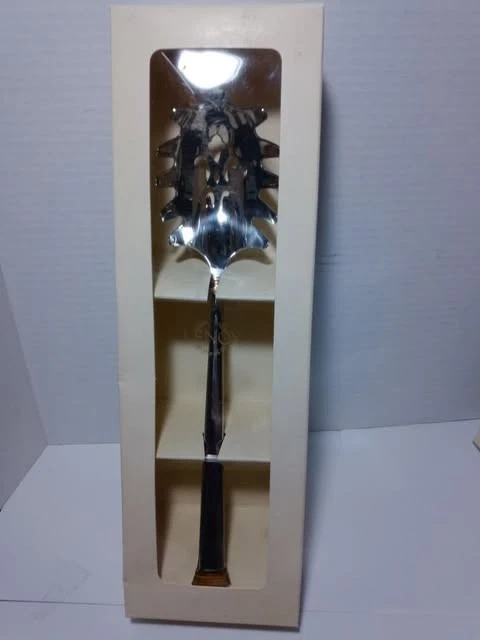 Lenox Eternal Gold Stainless Steel Flatware Pasta Scoop Serving Spoon Fork Vtg
Opens in a new window