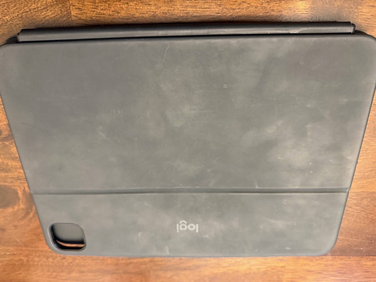 Logitech Combo Touch iPad Pro 11-inch (M4 & M5) (2024 & 2025