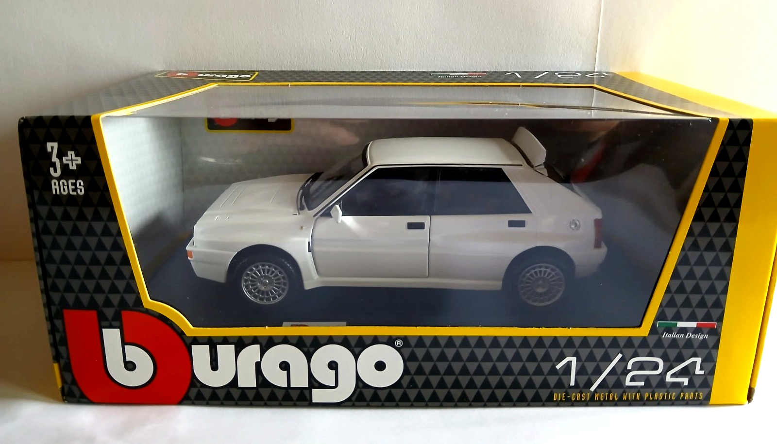 Die Cast Metal Lancia Delta HF Integrale Evo 2 - Burago Scale 1/24 11736