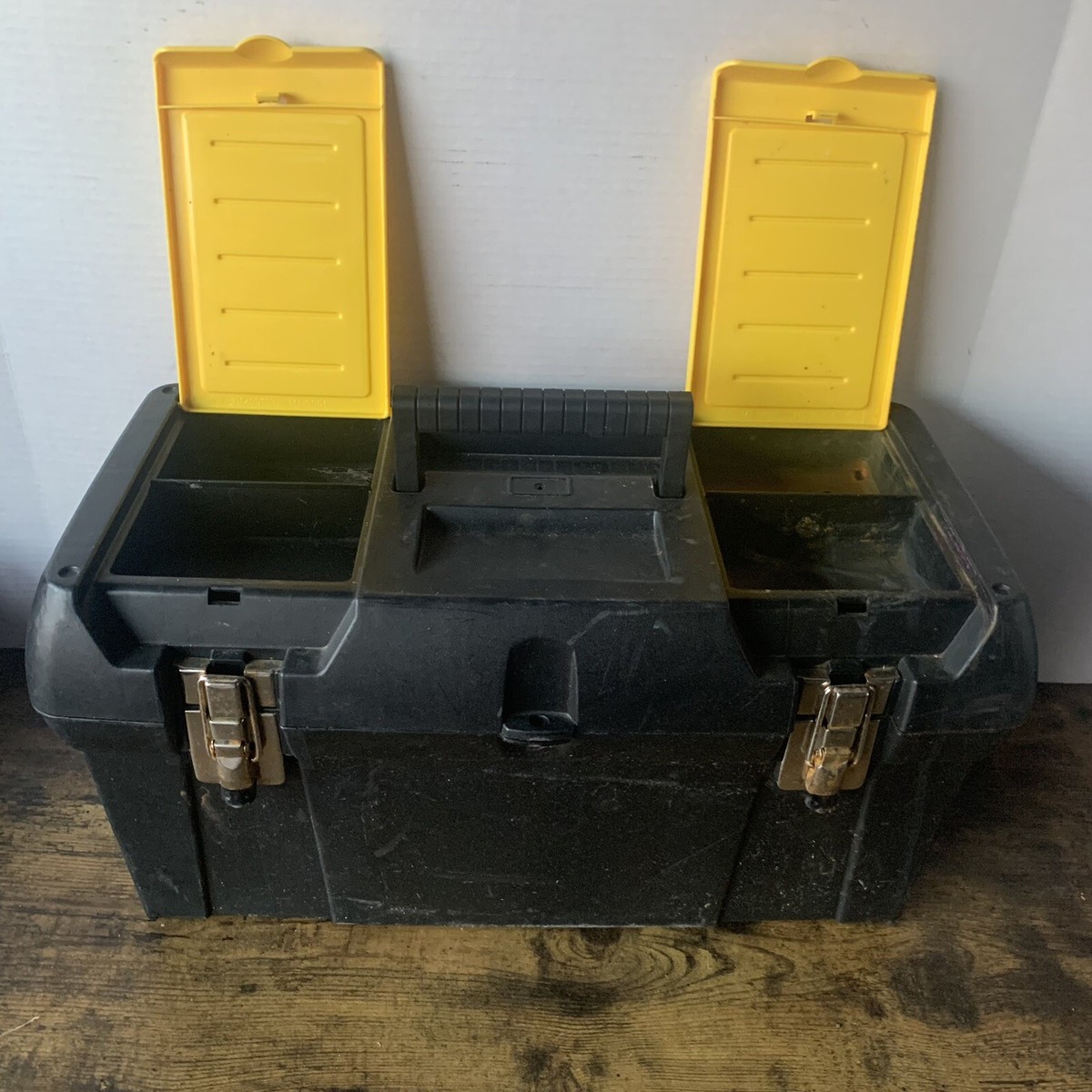 Vintage 17” Stanley Tool Box With Carrying Handle & Flip Up