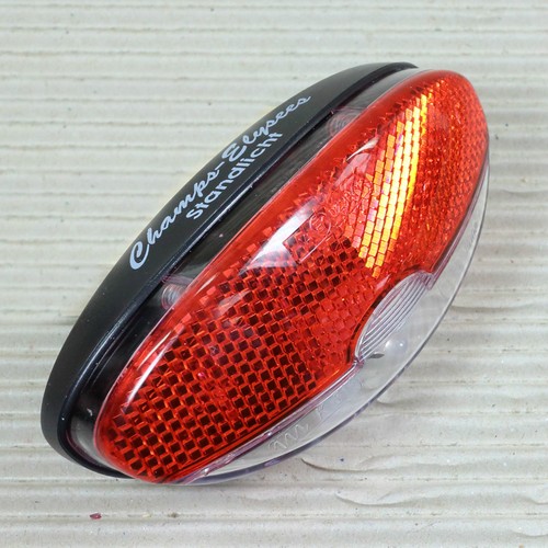 Resul LED Rücklicht Fahrrad - 80mm Bolzenabstand Mit Standlicht