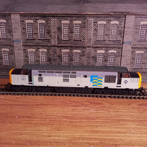Lima 205018 Class 37 No 37184 in Railfreight Petroleum Grey Livery | Zustand: Used