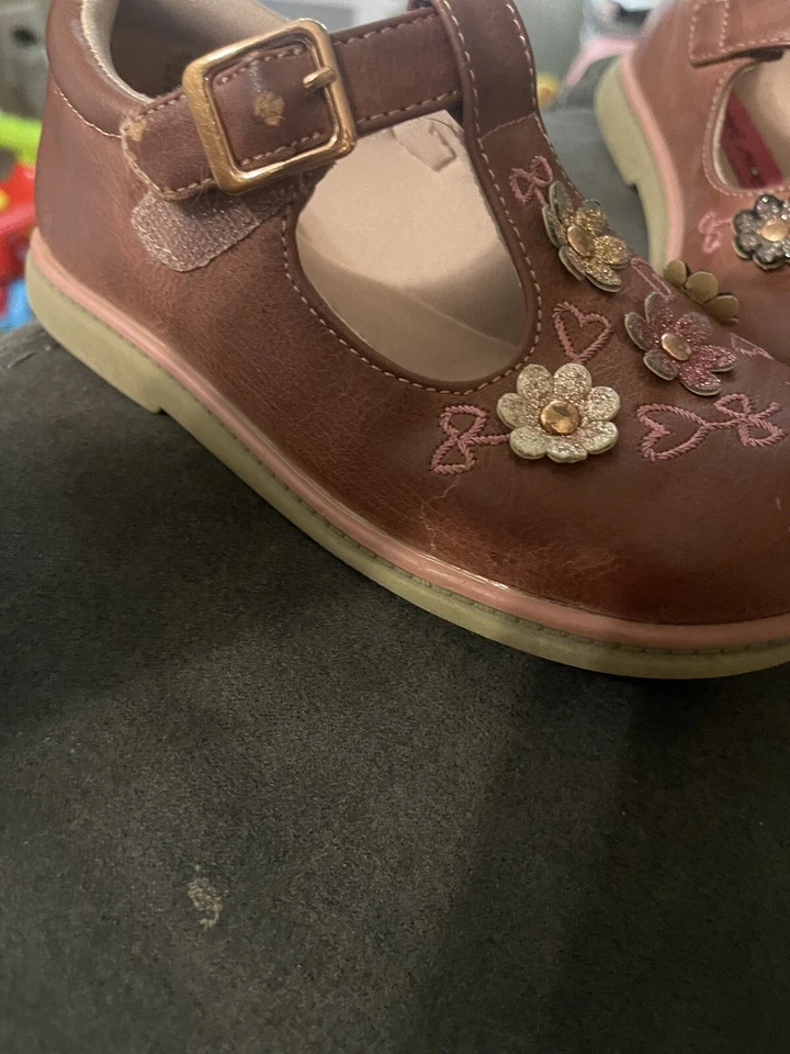 Zapatos Rachel Niñas Talla 11M Foto 2 de 4