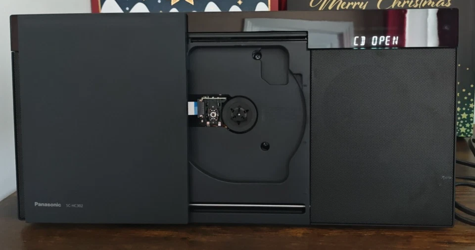 Panasonic SC-HC302 Micro Hifi System with DAB Radio - Image 2 of 4