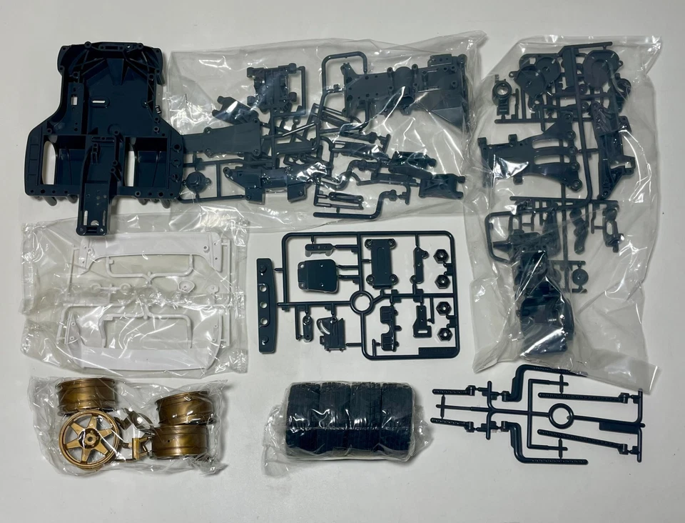 TAMIYA 58210 1/10 R/C Racing Car SUBARU IMPREZA WRC (telaio TA03F) - Immagine 3 di 4