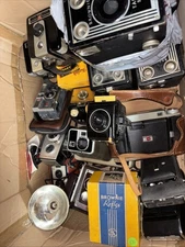 HUGE LOT OF VINTAGE KODAK CAMERAS