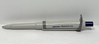 非売品　Eppendorf ボールペン　エッペンドルフ ピペット　水色　ピンク色 Eppendorf Research Plus Ballpoint Pipette Pen-Blue Ink RARE