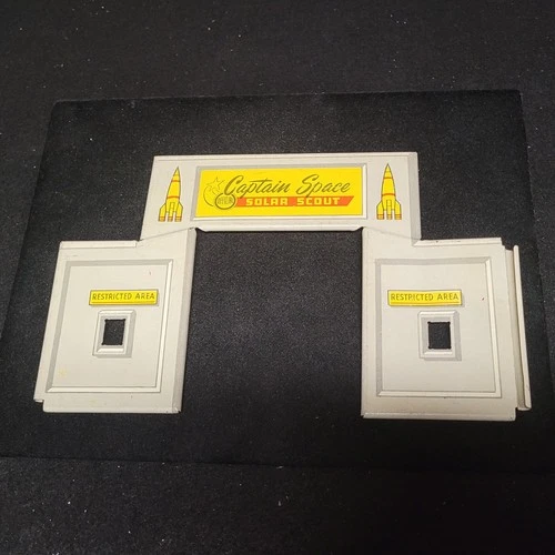 Vintage 1950s MARX CAPTAIN SPACE SOLAR SCOUT FRONT GATE PANEL ONLY TIN LITHO TOY