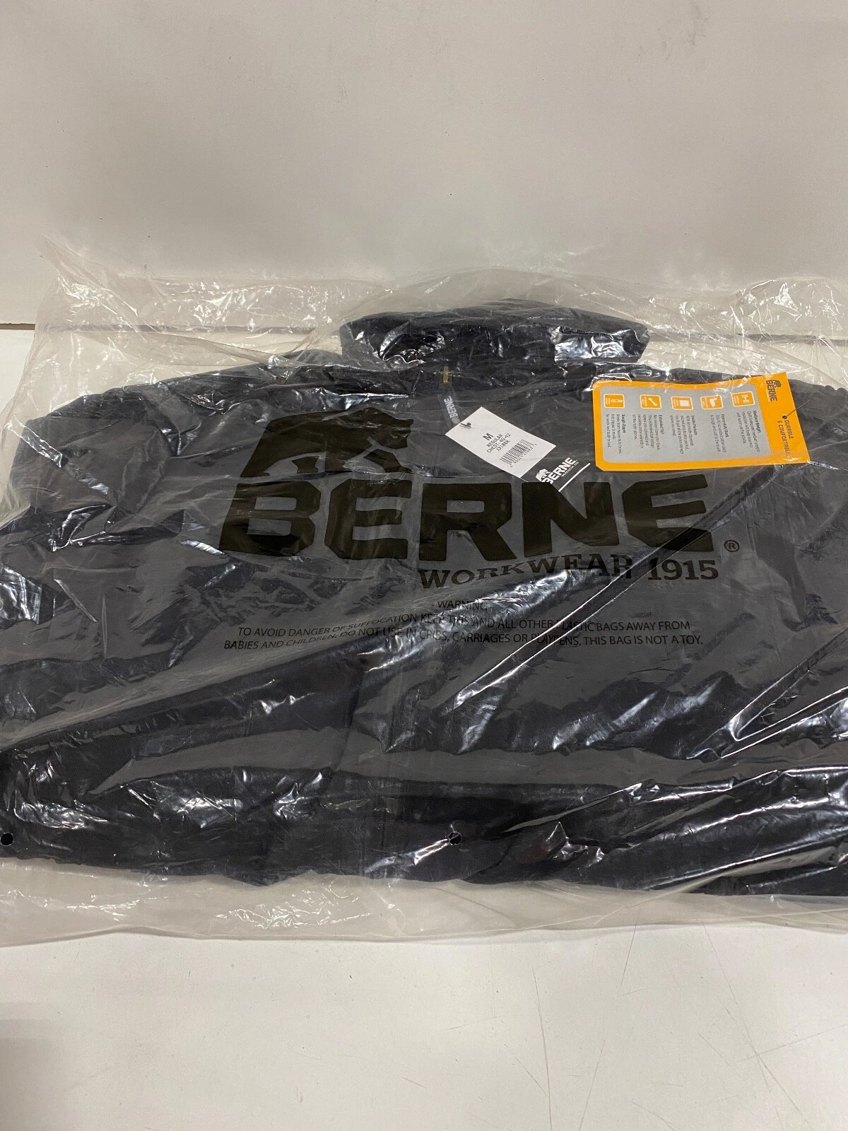 BERNE Workwear Insulated Jacket - Medium
Opens in a new window or tab