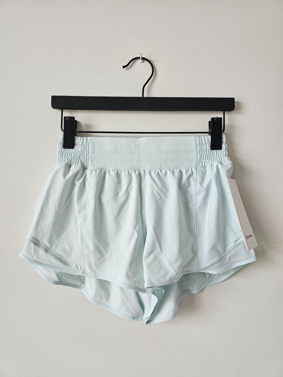 Lululemon NWT Hotty Hot HR 2.5 Lined Shorts Size 6 Mint Breeze