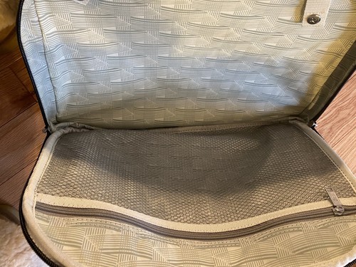 Brand New Ricardo Carry On 19x12.5 Black Gray Plaid Pockets Slide On No Strap - Picture 6 of 12