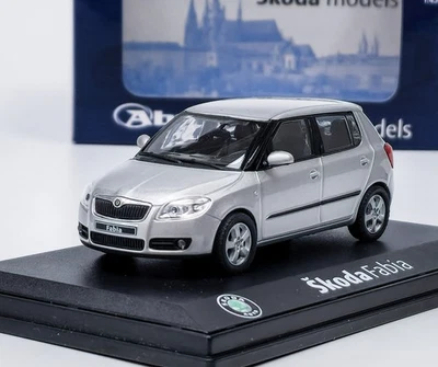 Skoda Fabia II (2006) - Silber glänzend Metallic ABREX 1:43