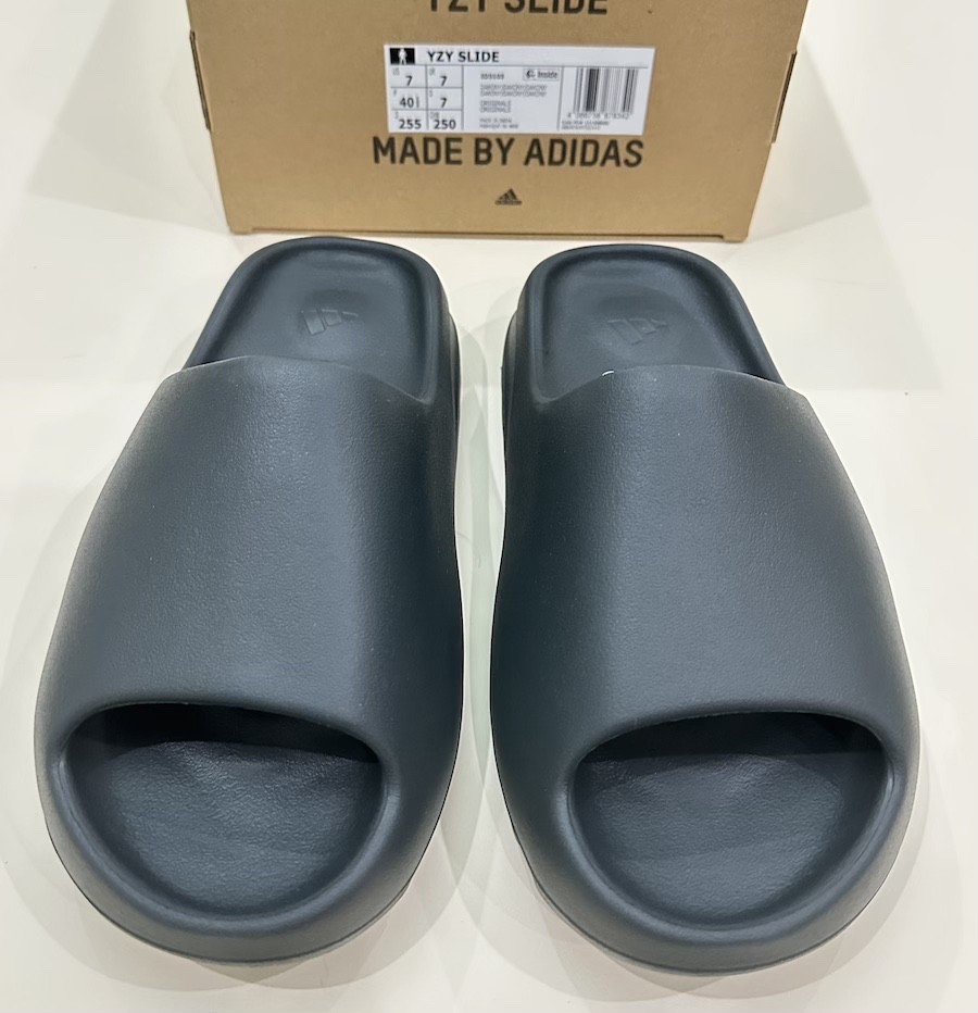 NEW IN BOX adidas Yeezy Slides Dark Onyx ID5103 Men's Size 7 | eBay