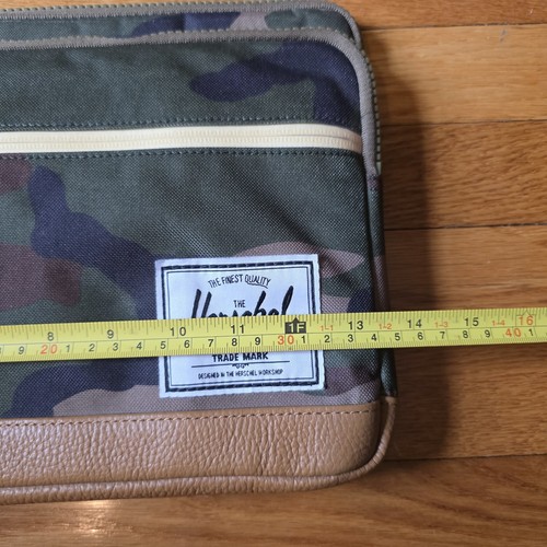 The Herschel Supply Co 13.5” Green Brown Leather Camouflage Laptop Tablet Case - Picture 7 of 8