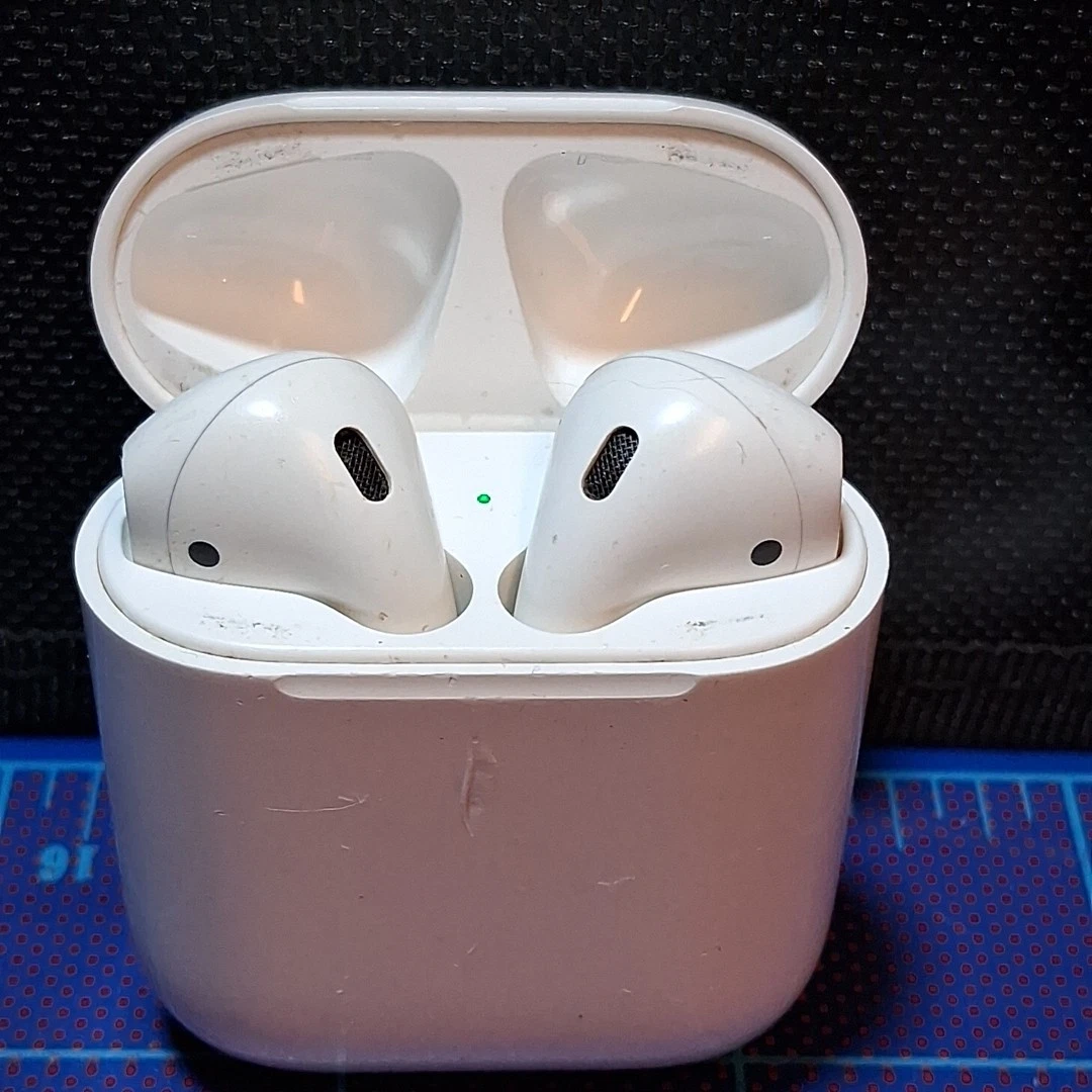 Apple Airpods 2nd Generation with Charging Case Tested Working Read Description