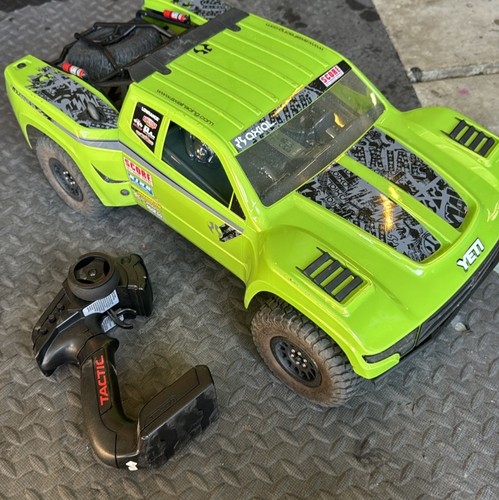 Axial Yeti SCORE 1/10 4WD Brushless Electric Off-Road RC Truck Green RTR