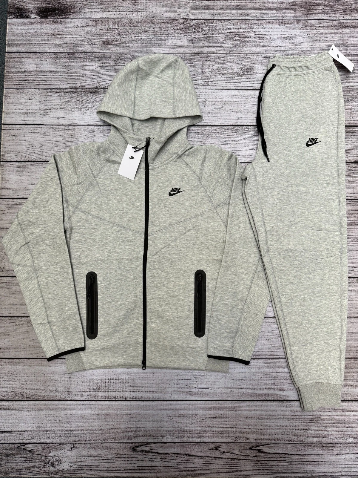 NEW Nike Sportswear Tech Fleece Full-Zip Hoodie & Joggers Set Grey Size S-XL
Opens in a new window o