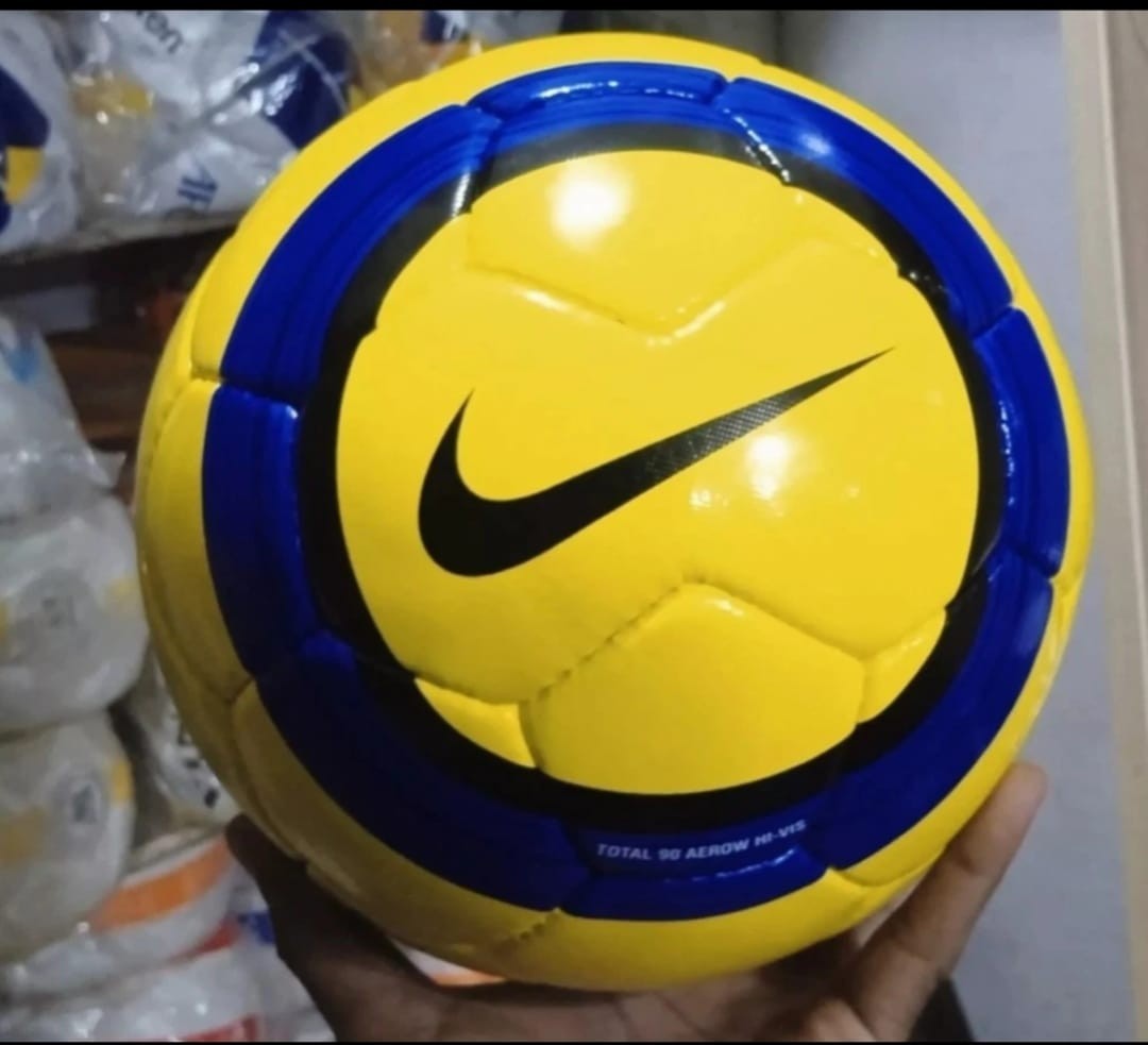 RARE NIKE TOTAL 90 AEROW SWIFT 2005-06 PREMIER LEAGUE SOCCER BALL