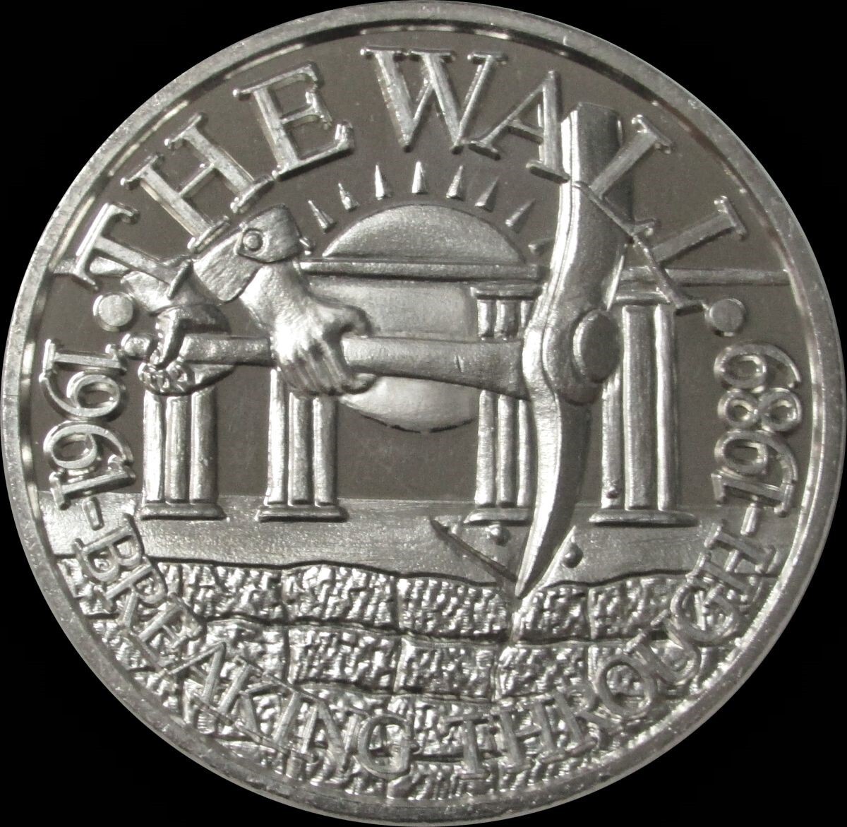 1989 BERLIN WALL 3oz .999 SILVER GERMANY COMMEMORATIVE 51mm