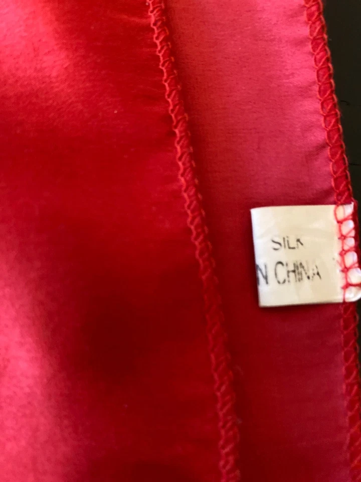 Bufanda de seda grande vintage de oro rojo años 80 Foto 4 de 4