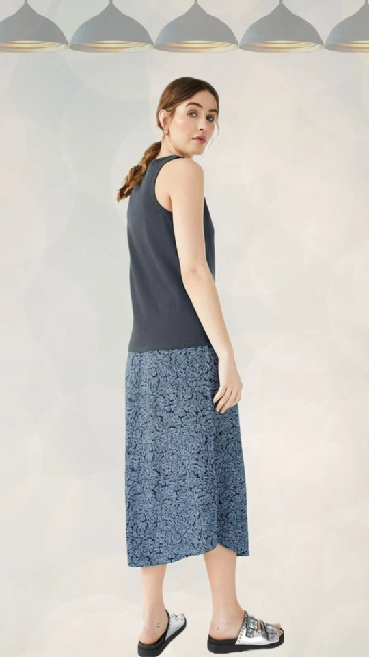 Ex HUSH Women’s Jersey Midi Skirt in Ridley Tropical Bloom - Image 3 of 3