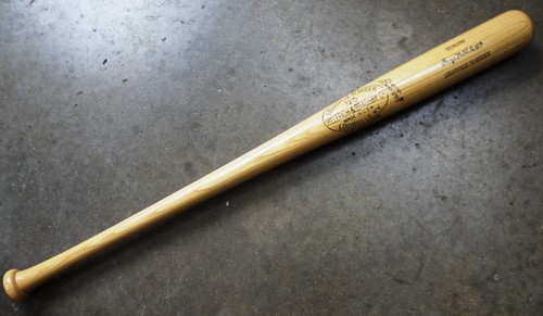 BABE RUTH LOUISVILLE SLUGGER HILLERICH & BRADSBY CO 125 1950-64 BASEBALL BAT NEW