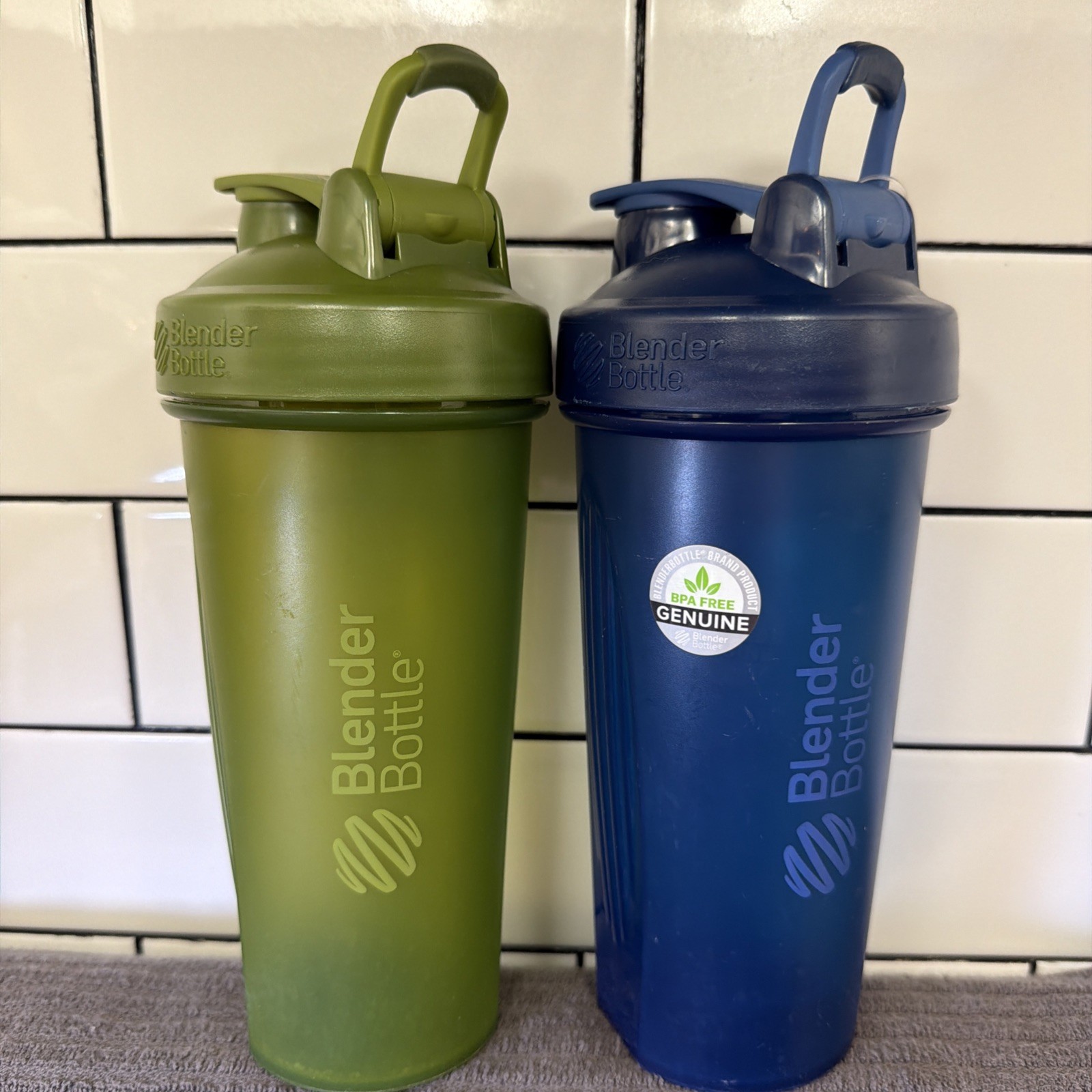 2 Blender Bottle Classic Olive Army Green  & Navy Blue 28 oz No Shakers CLEAN