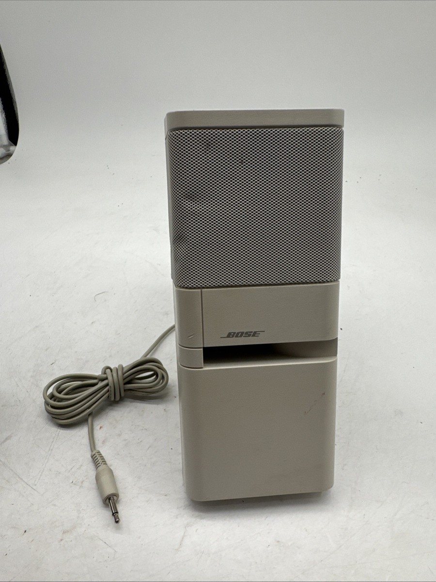 Bose MediaMate White Plastic Desktop Powered Computer Speaker. i