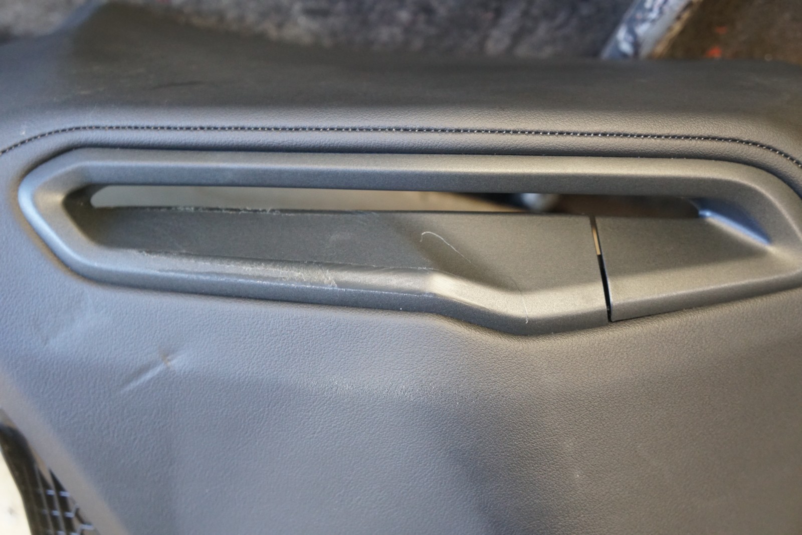 2019 - 2025 LAMBORGHINI URUS REAR LEFT C-PILLAR TRIM COVER PANEL OEM 4ML867263