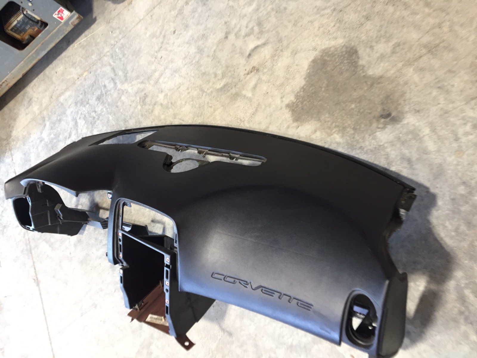 05-13 CHEVROLET CORVETTE C6 DASH DASHBOARD INSTRUMENT PANEL BLACK OEM 0830 A