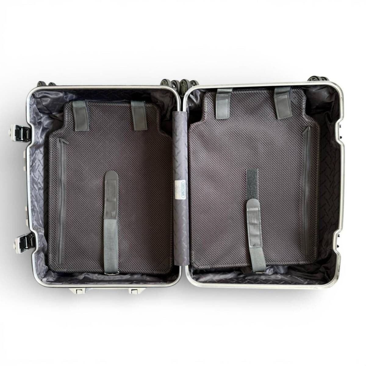 Rimowa Classic Cabin Lufthansa 36L Silver 4 wheels Carry Case
