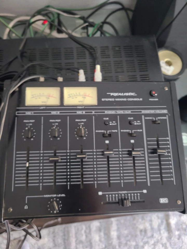 Realistic No. 32-1200B Stereo Mixing Console wired, For Parts Or Repair - Image 2 of 4
