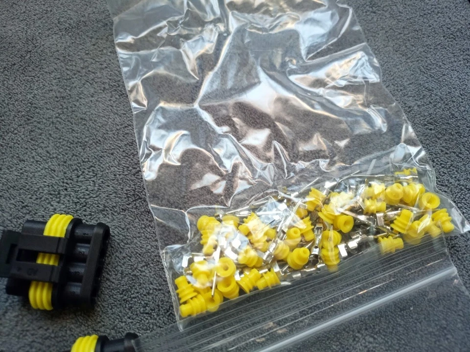 10 sets of Male and Female 4 Way Pin Superseal Automotive Waterproof Connectors - Image 3 of 4