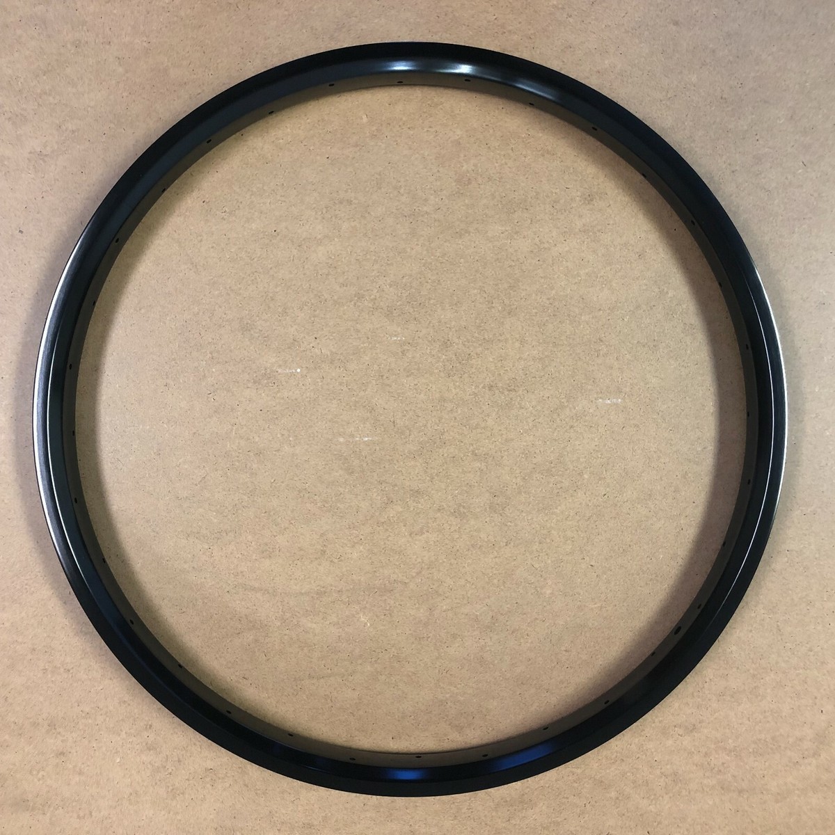 Kinlin STY Alloy Rim – 20-inch (406x36), 32H, Schrader Valve, Anodized Black – For Downhill/Freestyle Bikes