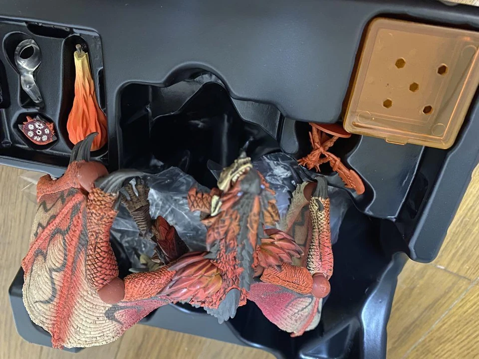 Figura Monster Hunter 121 de Japón Revoltech Yamaguchi Liolaeus Foto 3 de 4