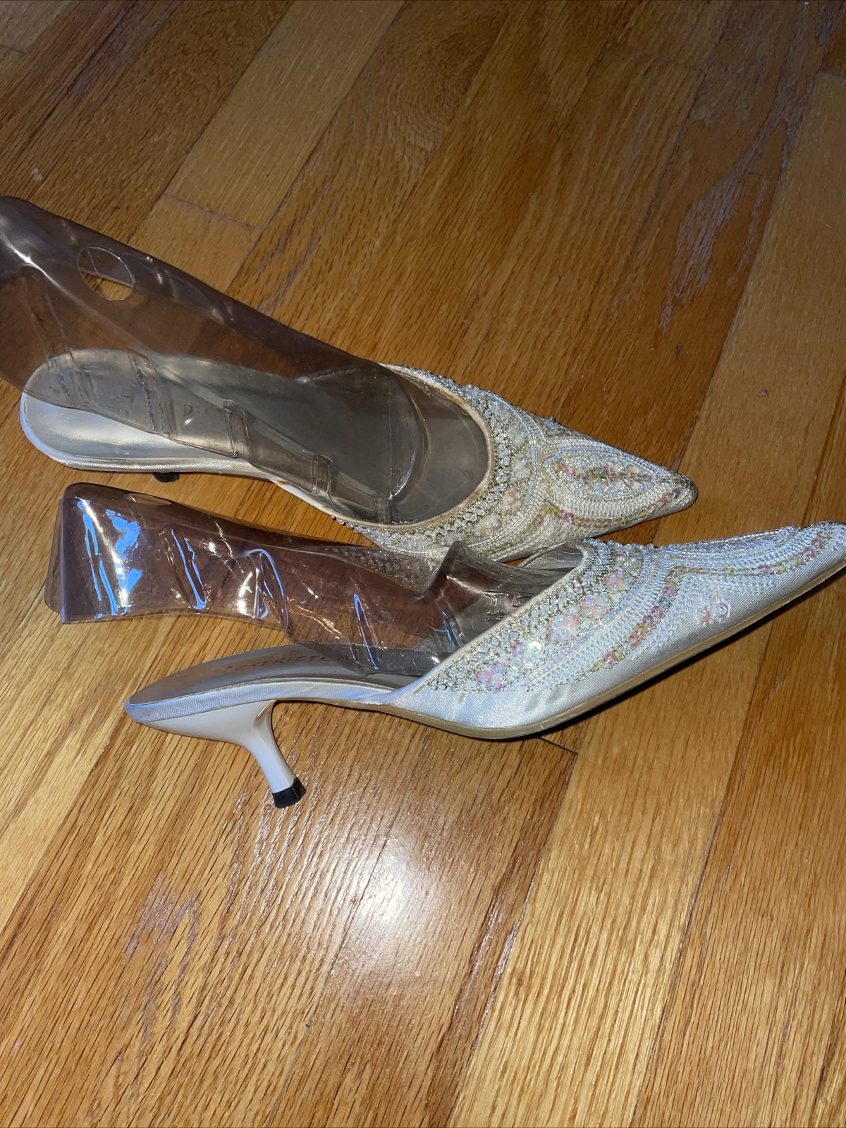 restricted shoes Pumps Pointed Toe Bejeweled Whit… - image 3