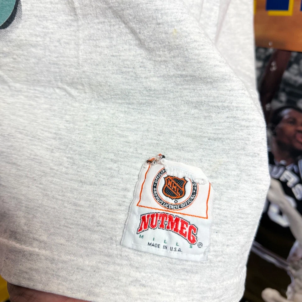 Camiseta De Colección Mighty Ducks Para Hombre Grande Gráfica Hockey NHL Nuez moscada Talla Grande Foto 4 de 4