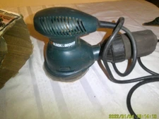 OLDER USED BLACK & DECKER RANDOM ORVFIT HAND SANDER