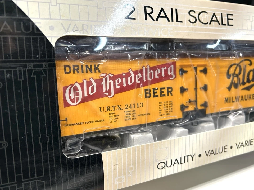 K-LINE #K742-80364 BLATZ BEER 40' WOOD-SIDED REEFER #24113 (2-RAIL) NEW - Image 2 of 4