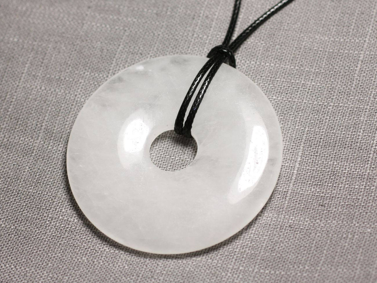 Collier pendentif en pierre de cristal de roche quartz blanc donut pi 60mm