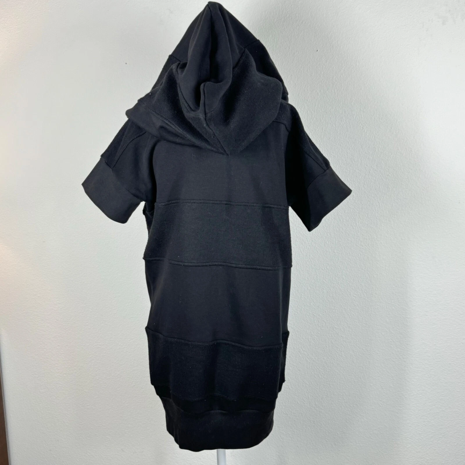 MAISON MARGIELA Felpa con cappuccio oversize Maison Martin Margiela MM6 nera manica corta taglia XS